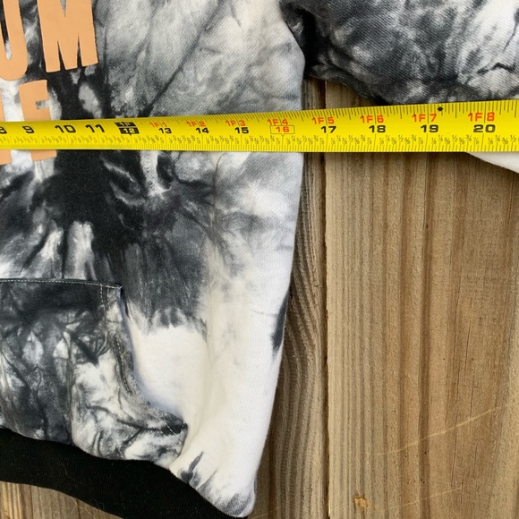 Tie dye hoodie. - Picture 3 of 5